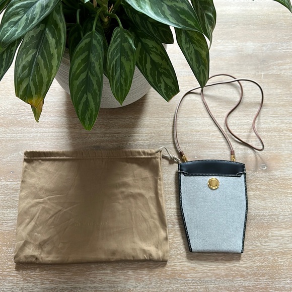 Burberry LS Mini Society 2 Tone Phone Case - Picture 3 of 11